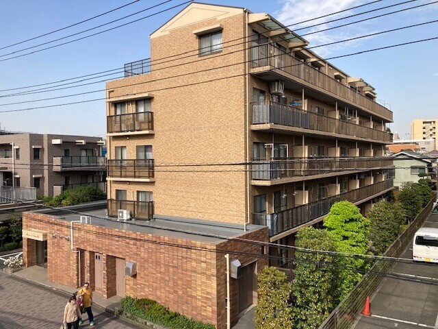 メゾン・カメリア3階 外観