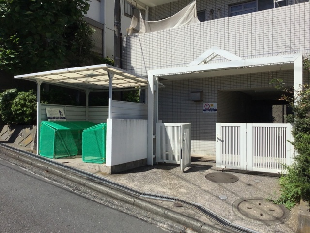 ヒルサイドテラス東寺尾0205号室 専用ごみ置場　※実際の使用状況とは異なります(現況優先)