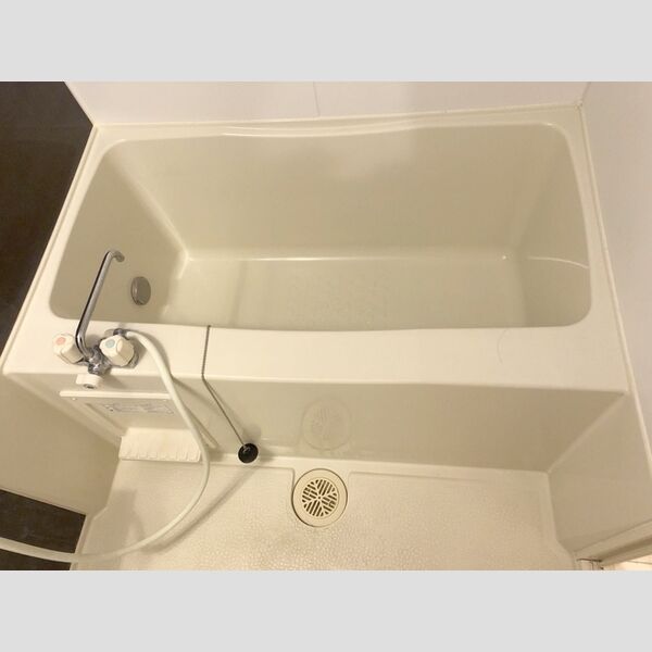 シュトラルヴェヌス102号室 バス