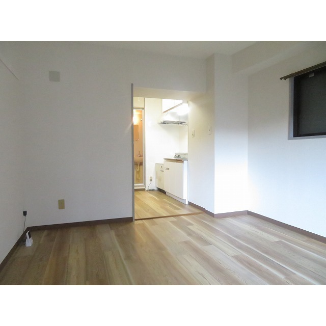 メゾン丸十 内観