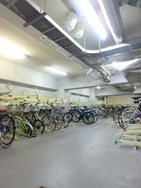 グランド・ガーラ麻布十番4階 駐輪場置場