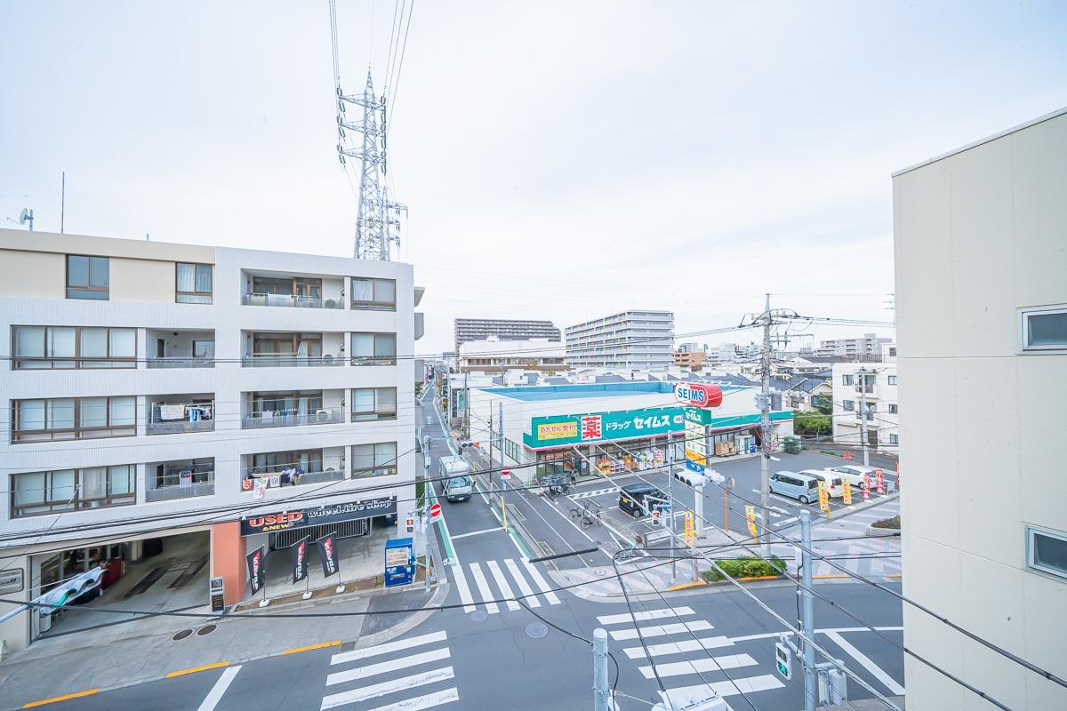 ノヴェルコート601号室 玄関側からの眺望