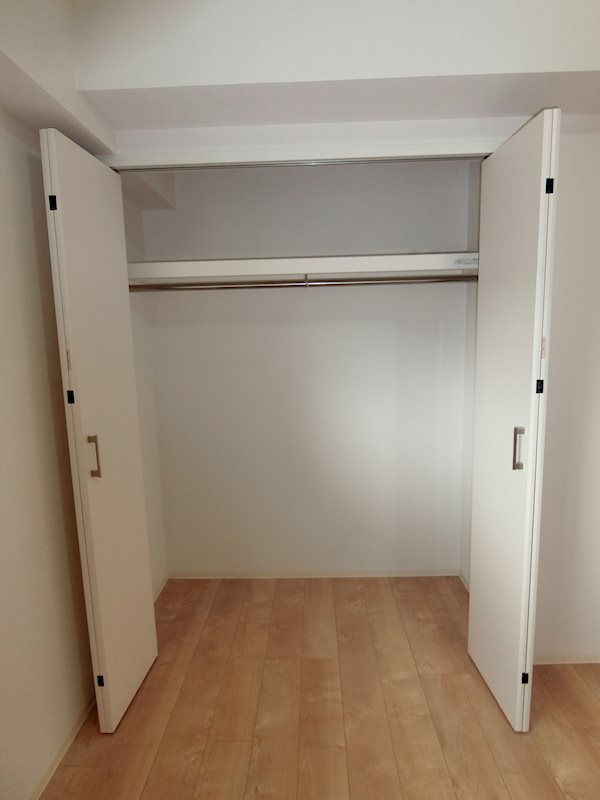 クレサール横中 収納