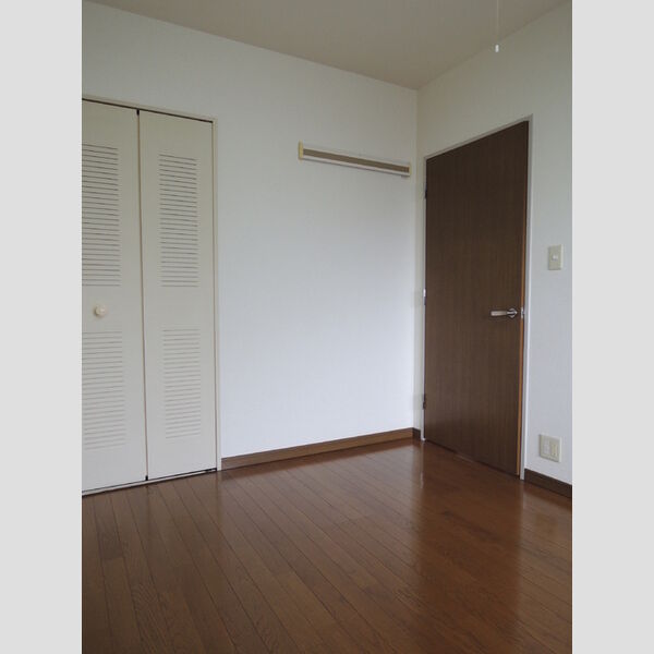 プルニエール大泉学園302号室 洋室6帖