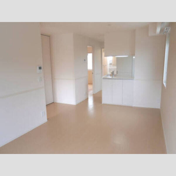 ユニヴェール　C LDK(エアコン一基付)