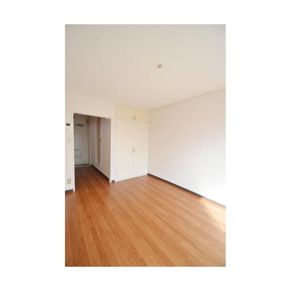 メゾン稲城301号室 リビング