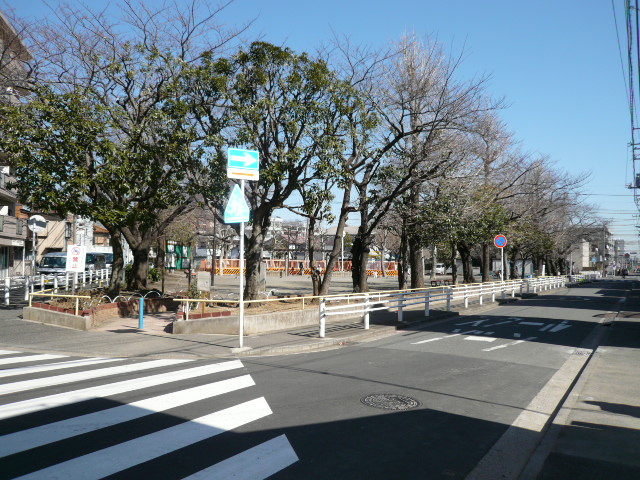 イーストエルズ 公園まで80ｍ