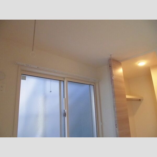 アリエッタ101号室 室内物干し