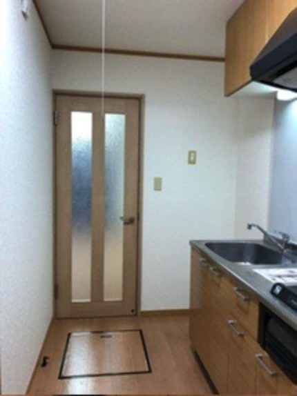 鶴沢コーポB号棟 内観