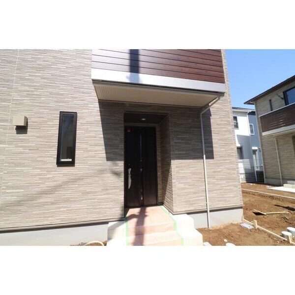船橋市海神町2丁目戸建B棟 エントランス