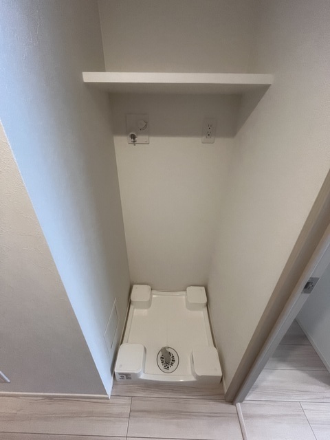 びゅうリエット横浜平沼506号室 室内洗濯機置場　※別号室の参考写真です(現況優先・仕様違いの場合あり)