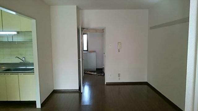 ロイヤル二俣川Ｂ棟2階 リビング