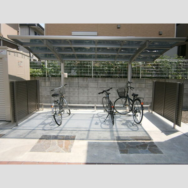 ジュネス湘南 駐輪場