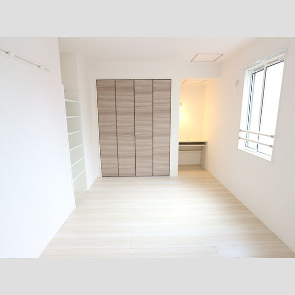 ソレイユ302号室 洋室