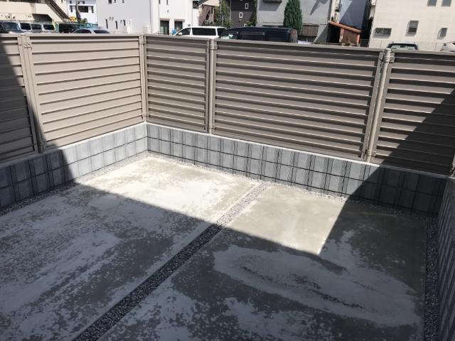 ルミエールドゥース105号室 庭