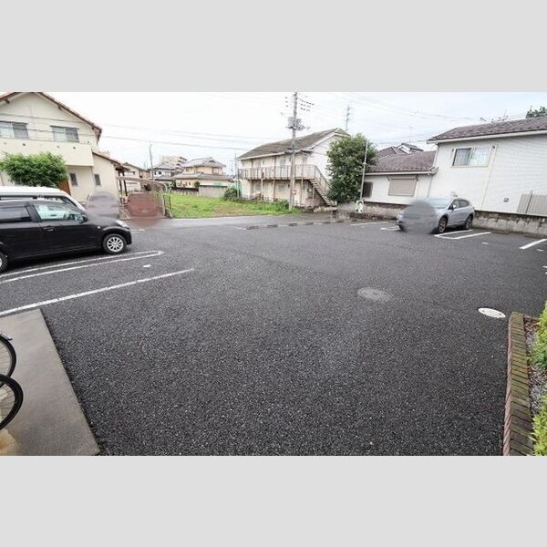 モナリエ 駐車場