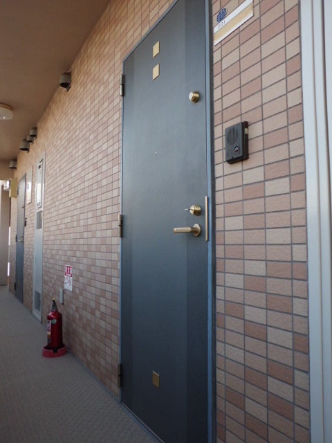 エディフィッシオ菊名 玄関