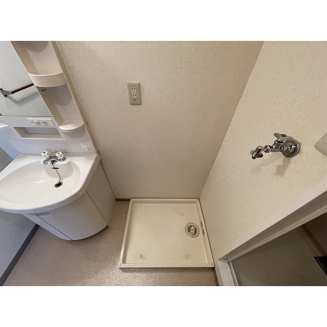 ネスト鷹番0101号室 洗濯機置き場