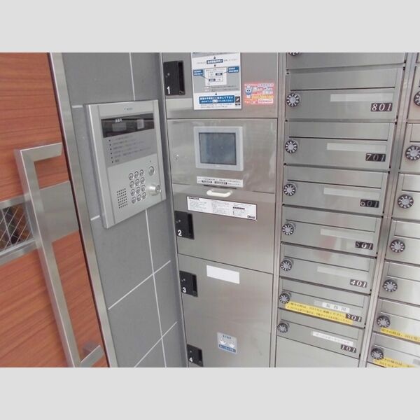 ドゥマン・エスポワール 宅配ポスト