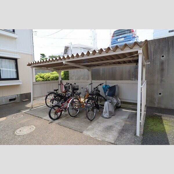 セジュール新八柱　B 駐輪場