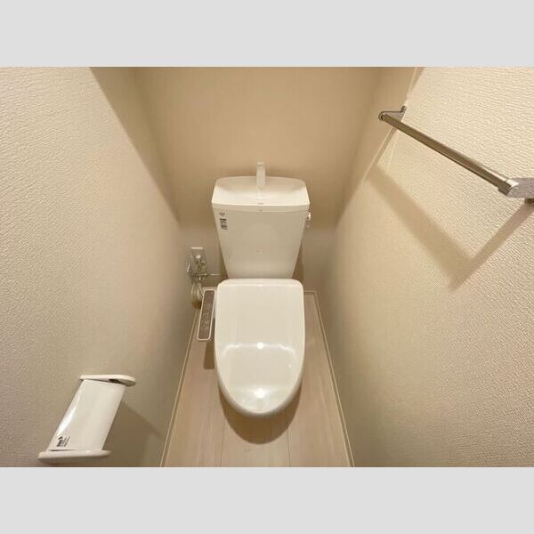 エバーガーデン305号室 トイレ