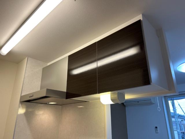 ライジング・サン203号室 吊戸棚