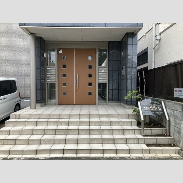 ラ・シャペルリー湘南平塚 エントランス