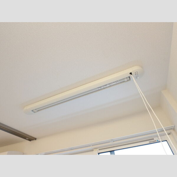 アニマート206号室 室内物干し