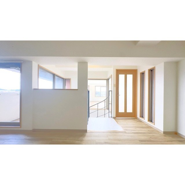 プレシャス　イースト 内観