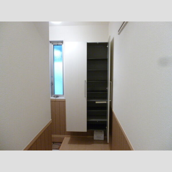 ロイヤルパレス市川 トールシューズBOX