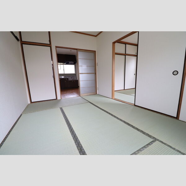 キャピタル高松台 和室