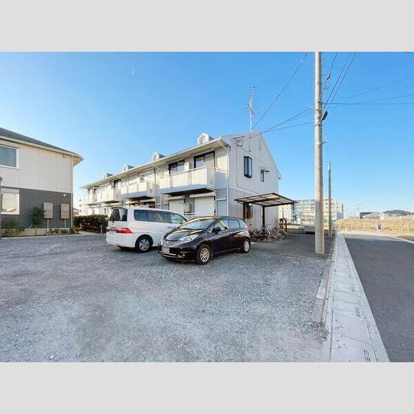 クレセントハイム203号室 駐車場
