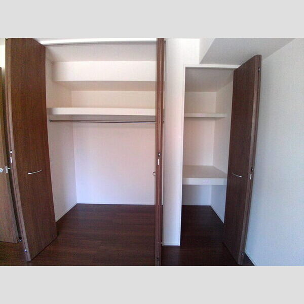 ブリュンヒルト クローゼット