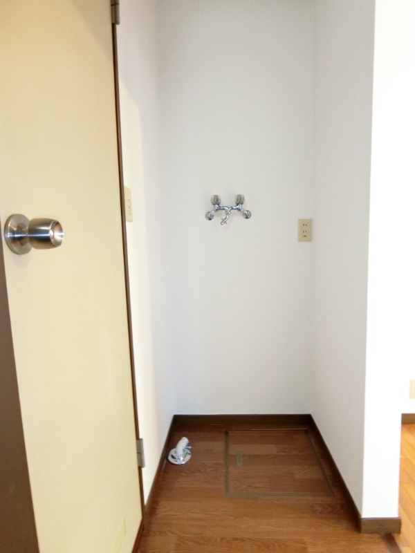 メゾンブランシュ 洗濯機置き場です。