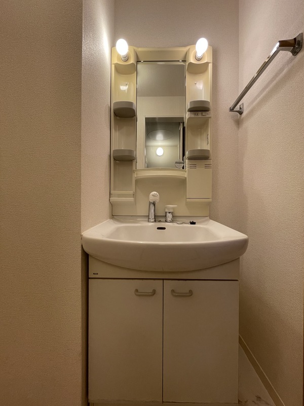 オストベルグ・ミヤコ 洗面