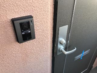 エンジョイライフ202号室 玄関