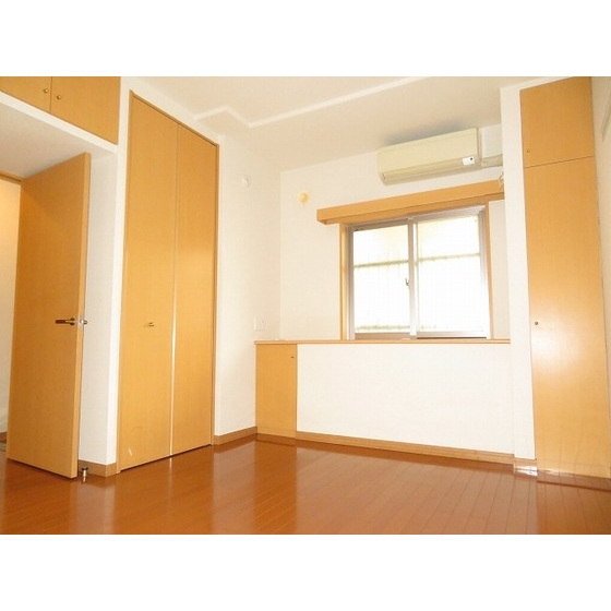 ロイヤルヒルズ浦和 洋室１