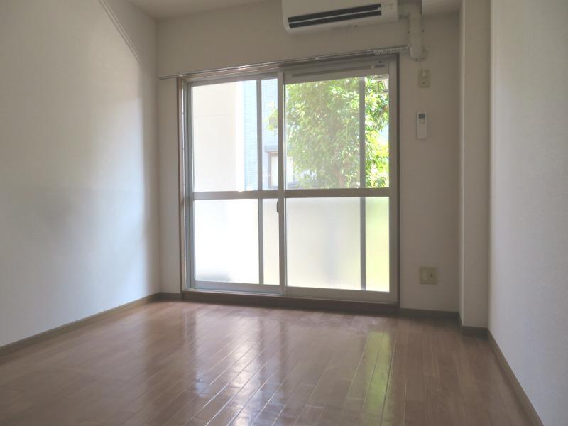 メゾンアンソレイエ1階 内観