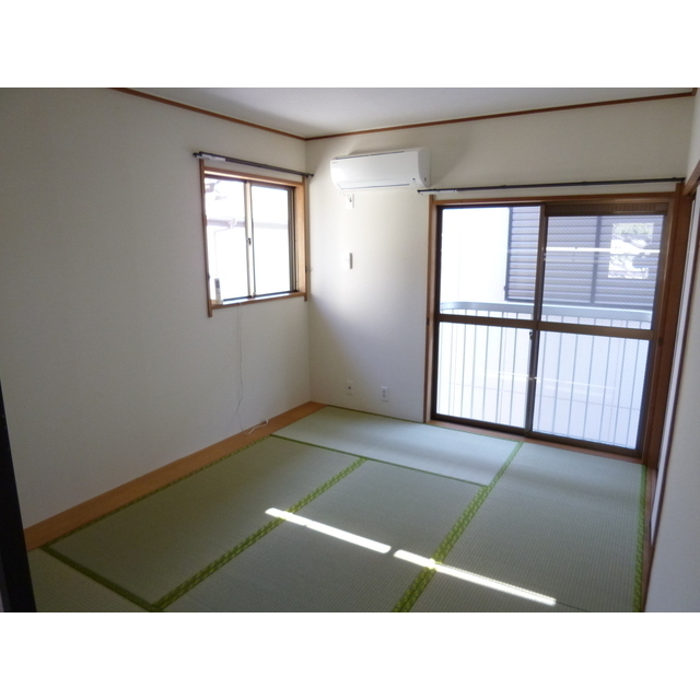 横山メゾネットA号室 2階和室6帖♪