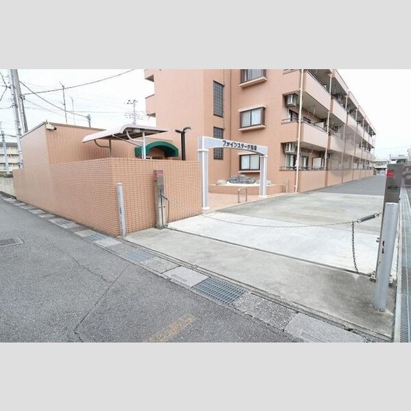 ファインステージ鴻巣 駐車場ゲート