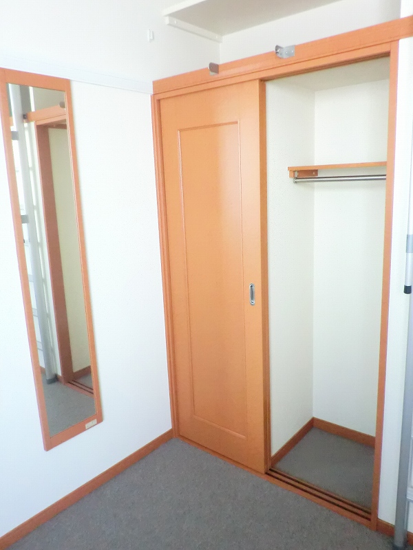 レオパレス楓201号室 内観