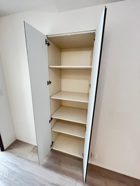 ドゥーエ日暮里8階 収納