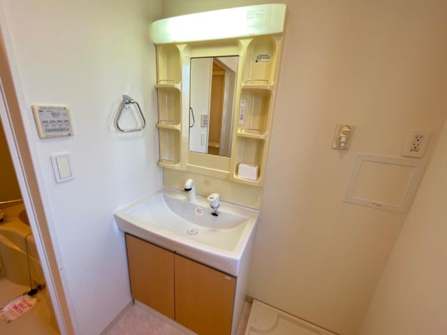 Ｍａｊｅｓｔｉｃ　ｇａｒｄｅｎ 洗髪洗面化粧台