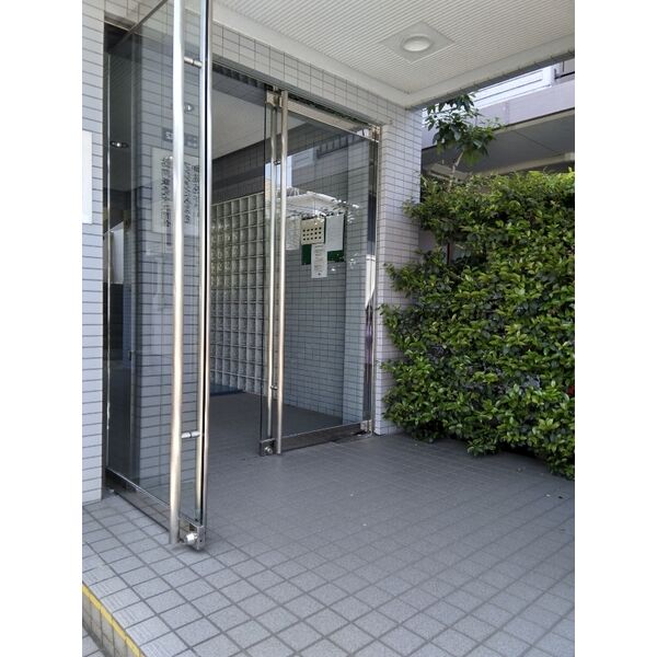 成長第一ハイツ エントランス