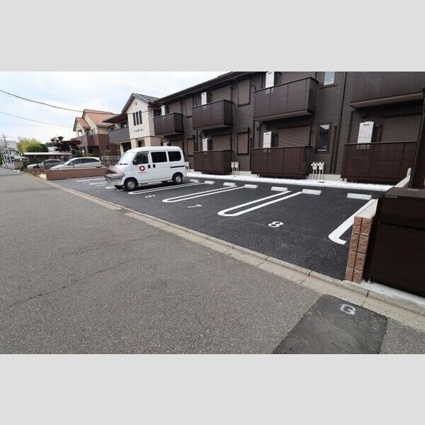 ロータスヒル 駐車場