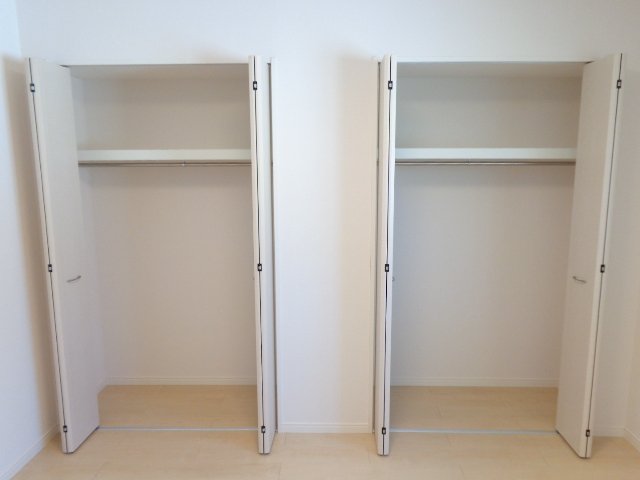 ヴィラージュ弐番館 北側洋室ＣＬ