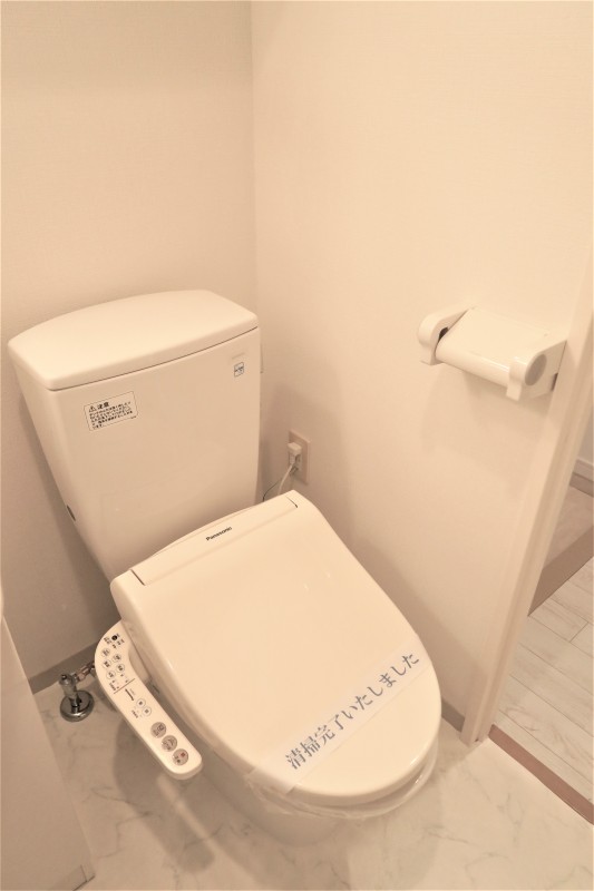 マーレ横浜白金3階 トイレ