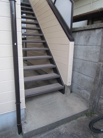 メゾン・パストラル2階 エントランス