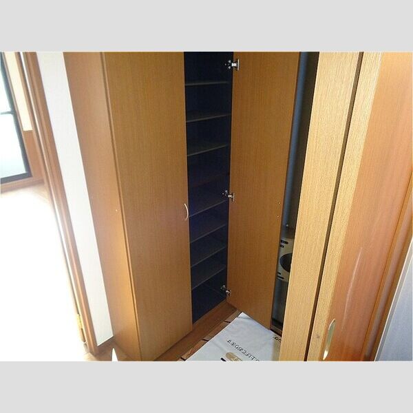 フォレストヒルズ　D 玄関