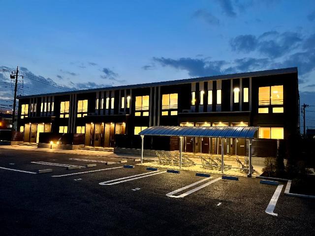 フォレスト　ヴィラ 外観写真（夜）